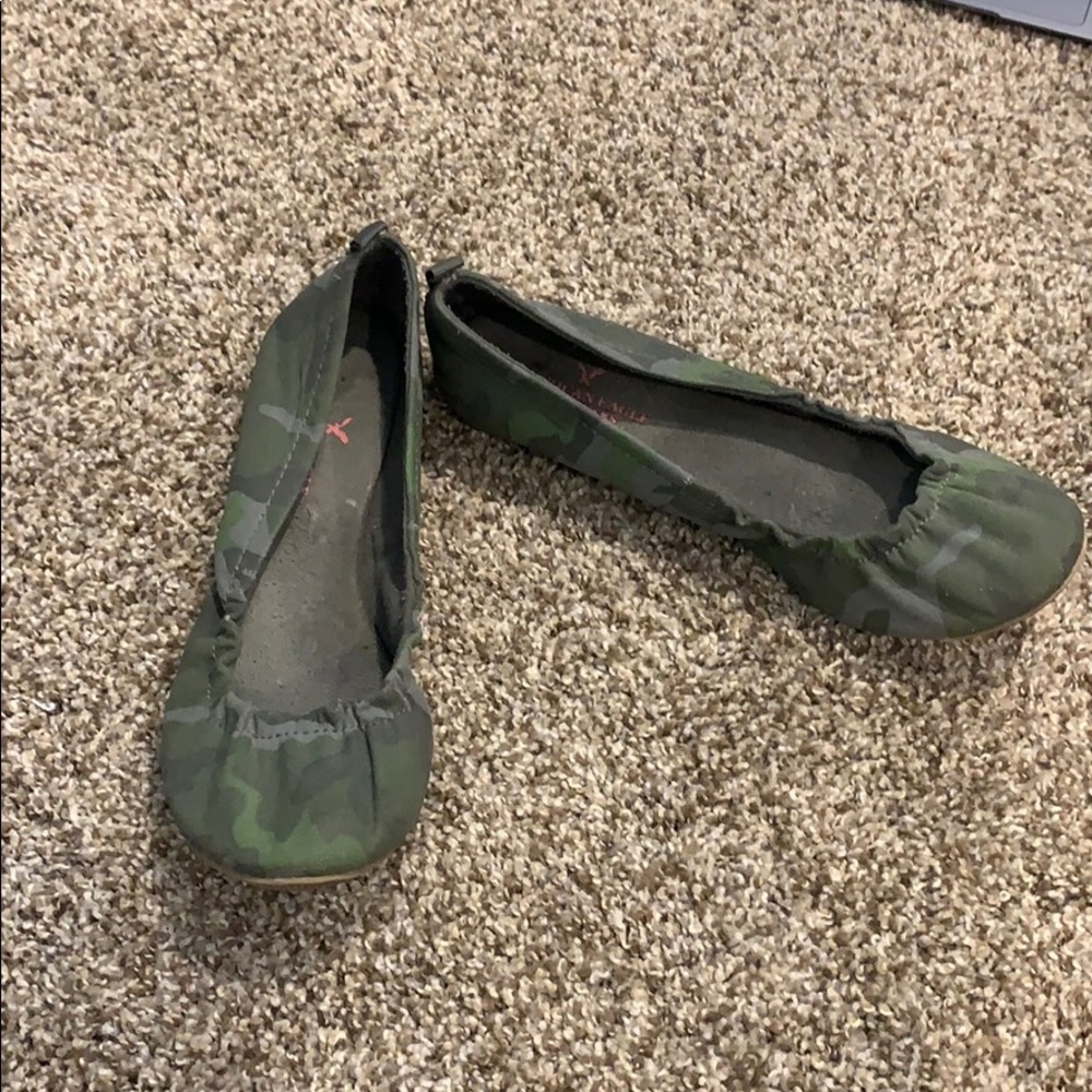 Camo flats